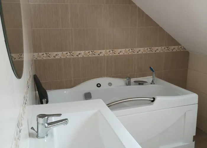 Sandra&rebecut شقة *