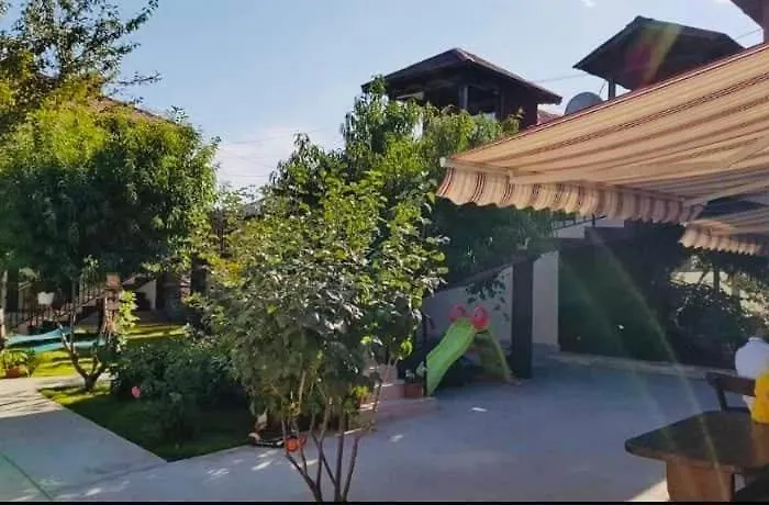 Daire Sandra&rebecut Două Mai